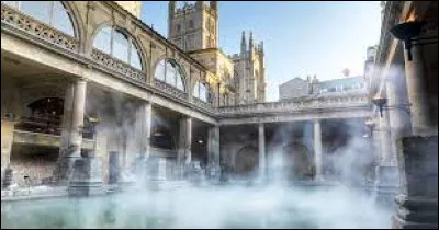 Quelle ville d'Angleterre était connue des Romains sous le nom "Aquae Sulis" ?