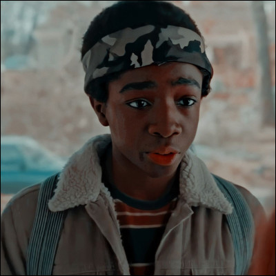 Avec quel objet Lucas se défend-il ?