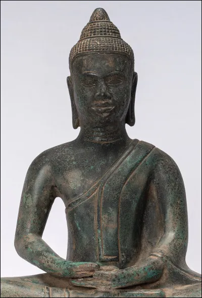 Un Bouddha est...