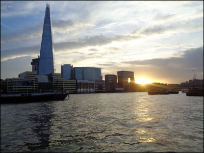 La ville la plus peuplée du continent européen est Londres.