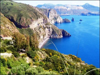 L'île de Comino fait partie de l'archipel italien des îles Éoliennes.