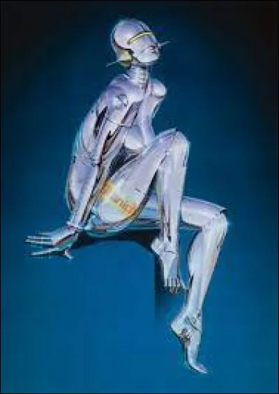 Hajime Sorayama invente des créatures de métal comme celle-ci. Si elle était de sexe masculin, on la croirait sorti de la franchise... ?