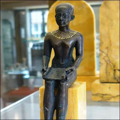 Quel monument &eacute;gyptien con&ccedil;u par l�architecte Imhotep est le plus ancien de ces quatre ?