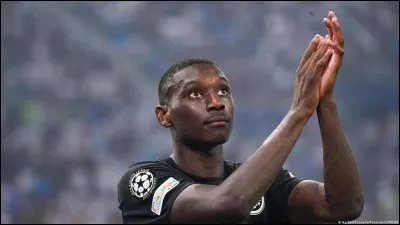 En février 2023 quel joueur de l'équipe de France porte le numéro 5 ?