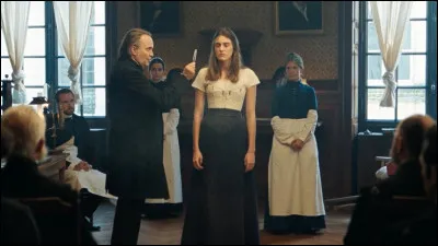 Laquelle de ces plateformes diffuse un film français avec Mélanie Laurent, tiré d'un livre sorti en 2019 ?