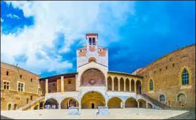 Lieu d'exception : Comment s'appelle ce palais perpignanais ?