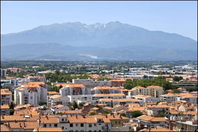 Géographie : Combien de kilomètres séparent Perpignan de l'Espagne ?