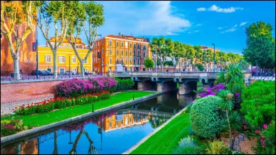 Culture : Comment est surnommée la ville de Perpignan ?