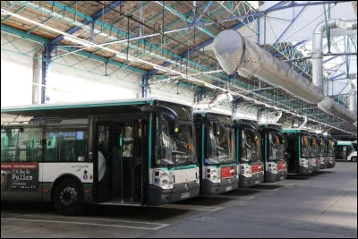 Trouvez l'intrus (BUS).