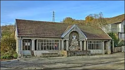 Nous terminons notre balade à la fontaine des cygnes, à Thise. Ville de la métropole Bisontine, elle se situe dans le département ...