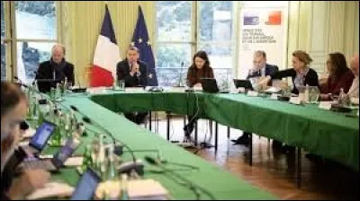 Quelle instance auditionne régulièrement le COR ?