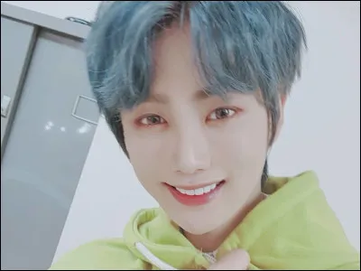 Le Groupe TST est composé de : 
(Il reste à jamais dans nos ❤😭😭)