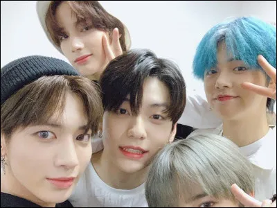 Le groupe TXT est composé de :