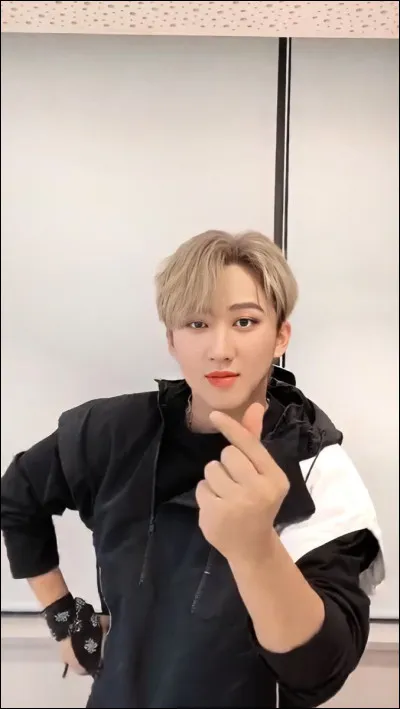 Qu'est-ce qu'il aime écouter ?