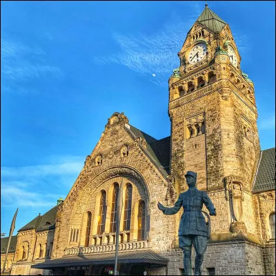 Géographie : à combien de kilomètres, Metz se situe-t-elle de Luxembourg-ville ?