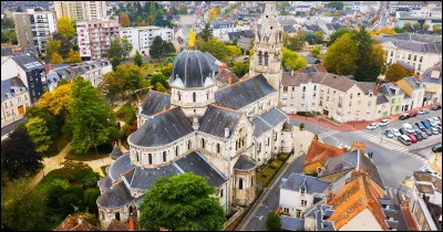 Dans quelle ville Gérard Depardieu est-il né ?