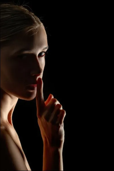 Qui cette déesse obscure de la peine et du silence ?