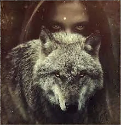 Qui est cette déesse des voleurs fréquentant les lieux malfamés et accordant l'impunité aux brigands qui l'invoquaient ?