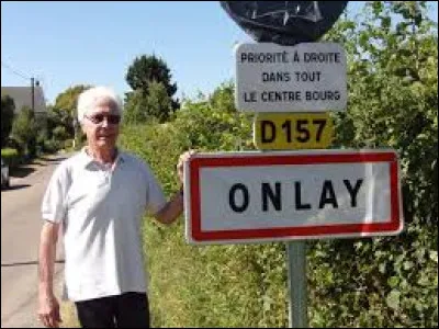 Nous sommes dans le Morvan à l'entrée de Onlay. Village Nivernais, il se situe en région ...
