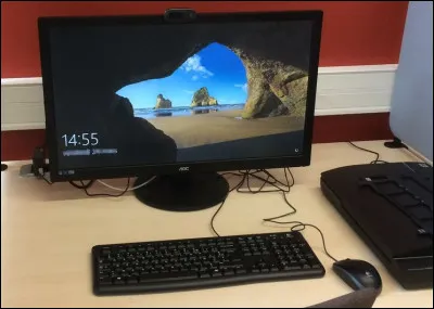 Il reste une heure de cours avant de rejoindre la cantine. Dans ce cours, nous lançons une vidéo et cela crée un boucan dans la classe. L'enseignante met un mot d'avertissement dans le carnet d'Alexandra. De quelle matière s'agit-il ?