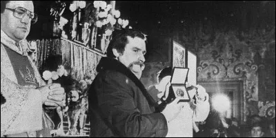 Quelle personnalité du bloc soviétique, figure de l'opposition, reçoit le prix Nobel de la Paix en 1983 ?