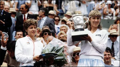 Toujours à Roland Garros, chez les femmes, elle remporte sa cinquième victoire dans le tournoi : c'est ...