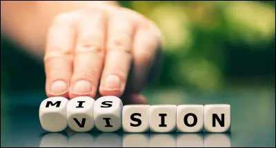 Avec qui Lucy fait-elle sa première mission ?