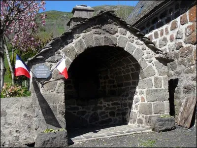 Sans tenir compte de l'orthographe, sur quelle proposition cliquez-vous afin de l'ajouter à l'illustration ci-dessus et obtenir un insecte ?