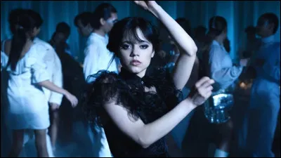 Au bal de Nevermore, comment s'appelle la boisson bleue ?