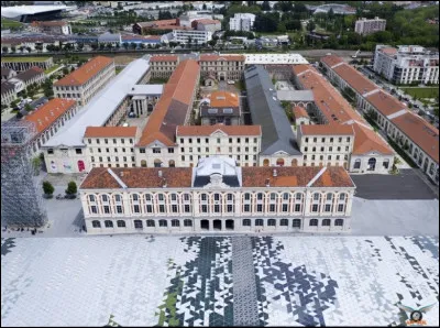 Art : à quoi cette cité est-elle consacrée ?