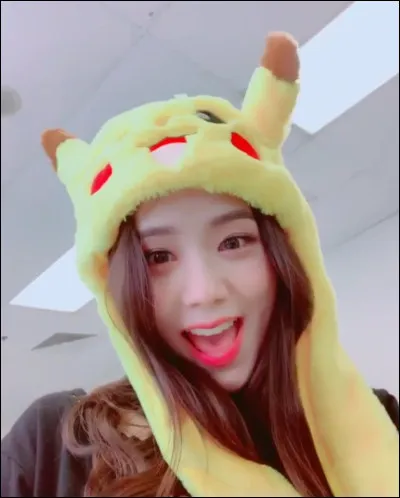 Quelle langue Jisoo ne parle pas ?