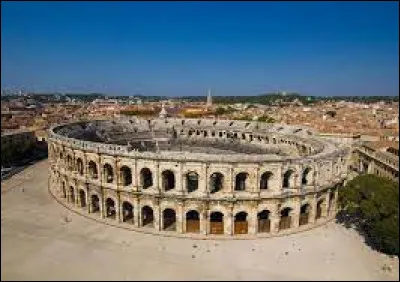 Lieu d'exception : à la fin de quel siècle les arènes de Nîmes ont-elles été construites ?