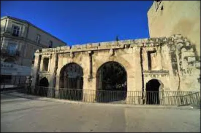 Histoire : quel est le nom antique de la ville de Nîmes ?