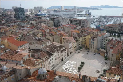 Personnalité : laquelle de ces personnalités n'est pas née à Toulon ?