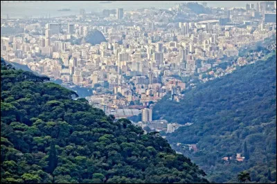 C'est un grand pays.