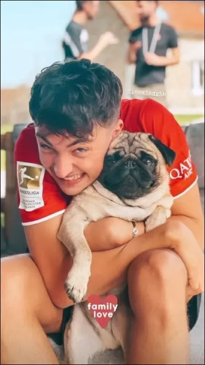 À qui appartient-il ?