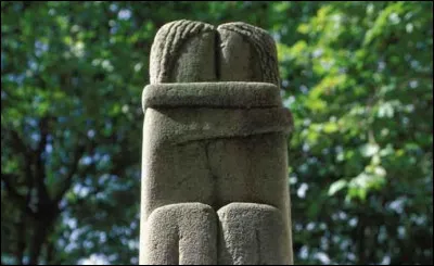 Art : Quel sculpteur a réalisé "Le Baiser" ?