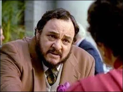 Dans "Le monde de l'intellect" la femme très regrettée du professeur s'étonne que son mari ne prenne pas...