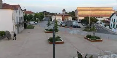 Nous terminons notre balade en Nouvelle-Aquitaine, à Saubrigues. Commune de l'arrondissement de Dax, dans le Maremne, elle se situe dans le département ...