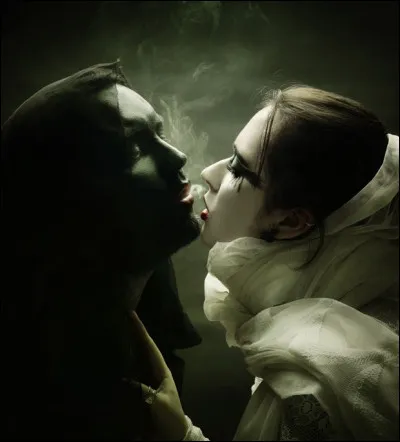 Enlevée par son oncle Hadès, cette déesse grecque du monde souterrain, passe huit mois sur terre au retour de la végétation lors du printemps. Qui est-elle ?