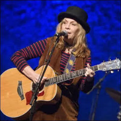 Cette chanteuse américaine, auteur du merveilleux "Chuck is in love", partage son nom avec... ?