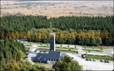 Dans quelle région se trouve le point culminant le signal de Botrange situé en Belgique ?