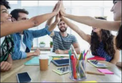 Lors des travaux déquipe avec qui te mets-tu ?