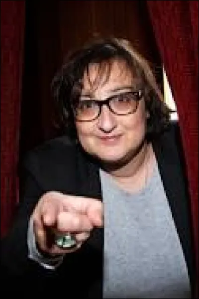 Qui interprète le rôle de Dominique ?