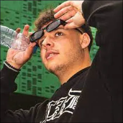 Quelle est la vidéo la plus populaire de la chaîne YouTube de Fabi1 ? )