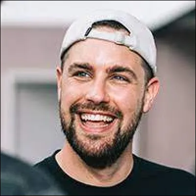 Quelle est la vidéo la plus populaire de la chaîne YouTube de Valouzz ?