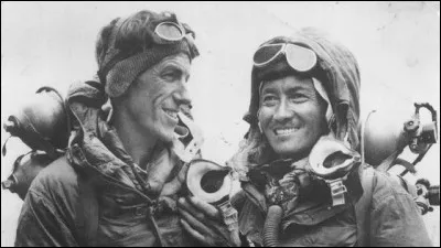 Le 29 mai 1953 le sommet de l'Everest est atteint pour la première fois : quel alpiniste y a attaché son nom ?