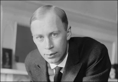 Un autre décès est survenu en URSS, le même jour que la mort de Staline : la Pravda - journal officiel - absorbée par la disparition du Petit père des peuples le passe sous silence ... ! Quel célèbre compositeur est donc mort ce jour là ?