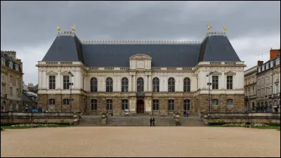 Quelle est la réponse à la question : "pelec'h emañ Parlamant Breizh ?"