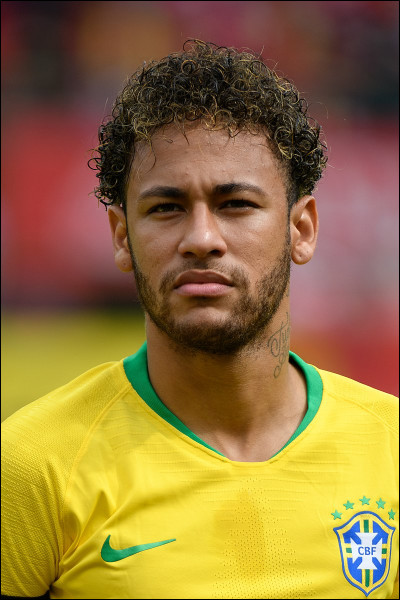 Neymar est né le...